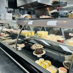 Guchanya Pastry - Bakery case