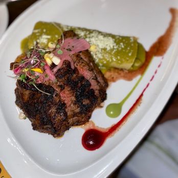 Hugo's Invitados - Wagyu Carne Asada - Seafood Near Me - Irving, Texas