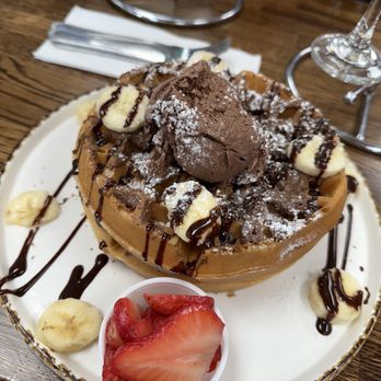 Madres Brunch - Breakfast & Brunch Near Me - Whittier, California Madres Brunch - Breakfast & Brunch Near Me - Whittier, California