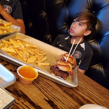 Boss Tapas Burger & Brew - Sliders - Burgers Near Me - Hialeah, Florida