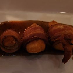Tweeds Restaurant & Buffalo Bar - Bacon wrapped scallops