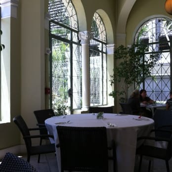 Cafe Julia - Cafes Near Me - Honolulu, Hawaii