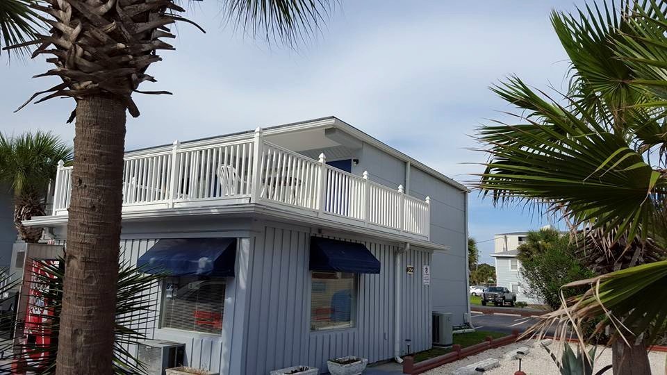 Slide of Extreme Seamless Gutters