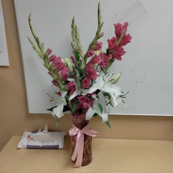 Oakland Grill - Sometimes fresh flowers are on the table - Breakfast & Brunch Near Me - Oakland, California Oakland Grill - Sometimes fresh flowers are on the table - Breakfast & Brunch Near Me - Oakland, California