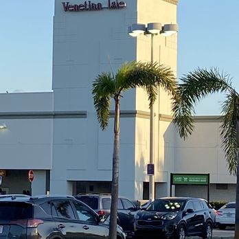 Venetian Isles Shopping Center - Shopping Centers Near Me - Lighthouse Point, Florida Venetian Isles Shopping Center - Shopping Centers Near Me - Lighthouse Point, Florida