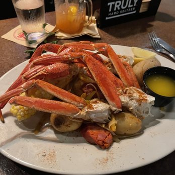 Summer Shack - Boston - 1 LB Jumbo Canadian Snow Crab Legs, steamed - Seafood Near Me - Boston, Massachusetts
