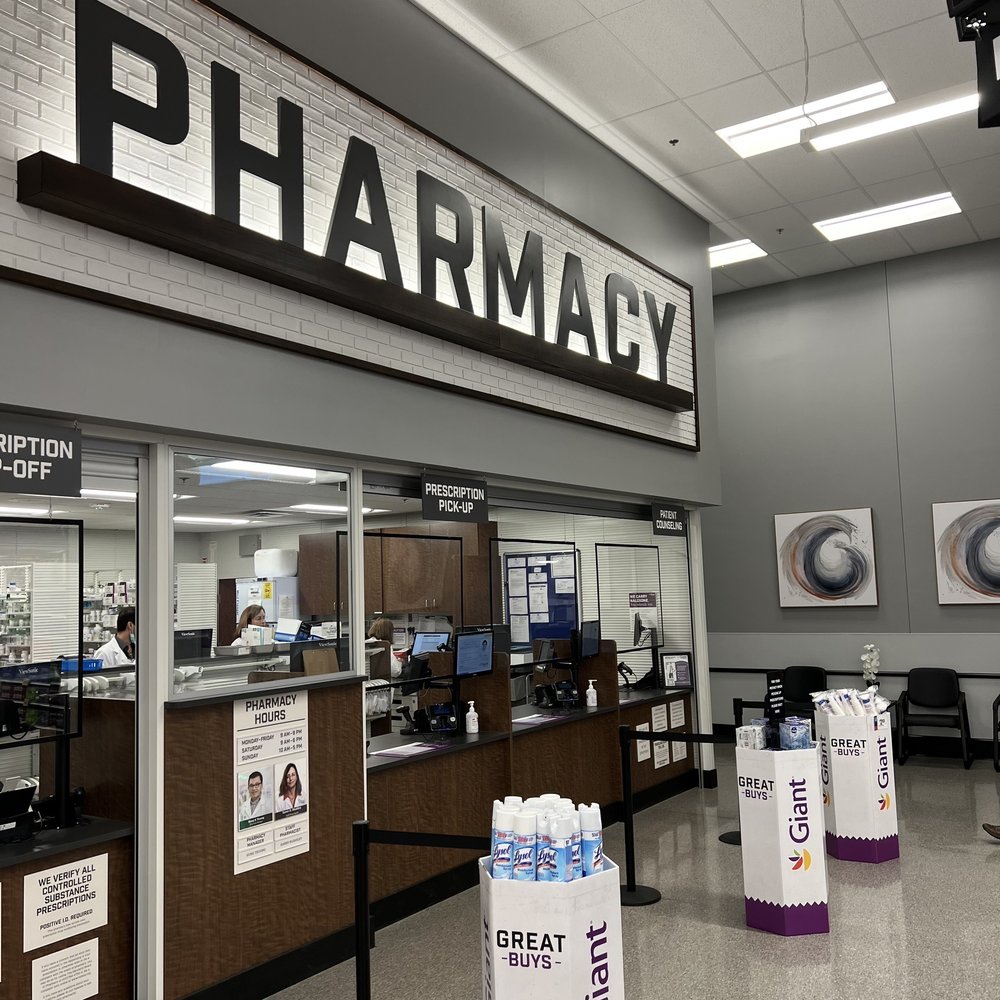 GIANT FOOD Updated July 2024 16 Photos Calverton Shpg Ctr