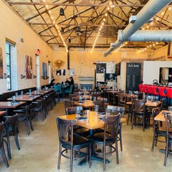 Mud Bugs A Cajun Joint - Mud Bugs ~ Indoor dining