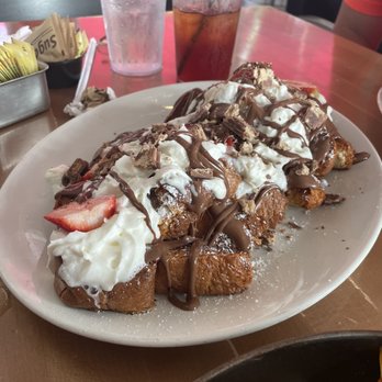Big Pink - Nutella French toast - Pizza Near Me - Miami Beach, Florida