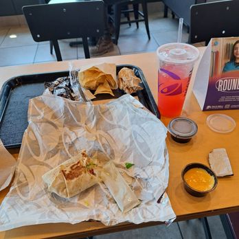 Taco Bell - Catina Burrito Meal with a Sofy Taco Supreme. And a Big Cheez-It cracker (not shown). - Fast Food Near Me - Elizabeth City, North Carolina Taco Bell - Catina Burrito Meal with a Sofy Taco Supreme. And a Big Cheez-It cracker (not shown). - Fast Food Near Me - Elizabeth City, North Carolina