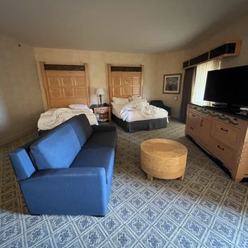 Hilton Santa Fe Buffalo Thunder - Suite. Busted. - Hotels Near Me - Santa Fe, New Mexico Hilton Santa Fe Buffalo Thunder - Suite. Busted. - Hotels Near Me - Santa Fe, New Mexico