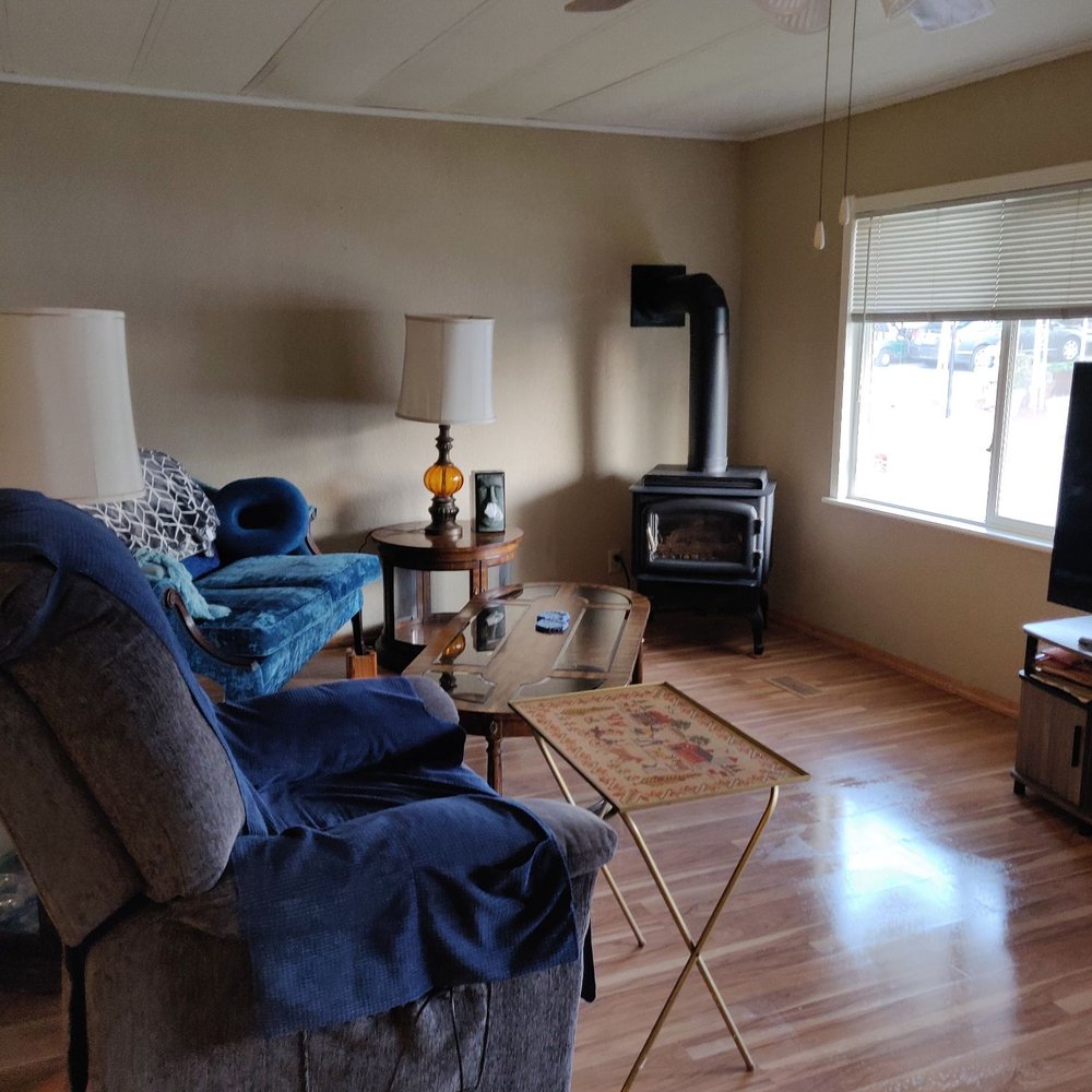 Linnsey's Cleaning Services - Living room. - Office Cleaning Near Me - Granite Bay, California Linnsey's Cleaning Services - Living room. - Office Cleaning Near Me - Granite Bay, California
