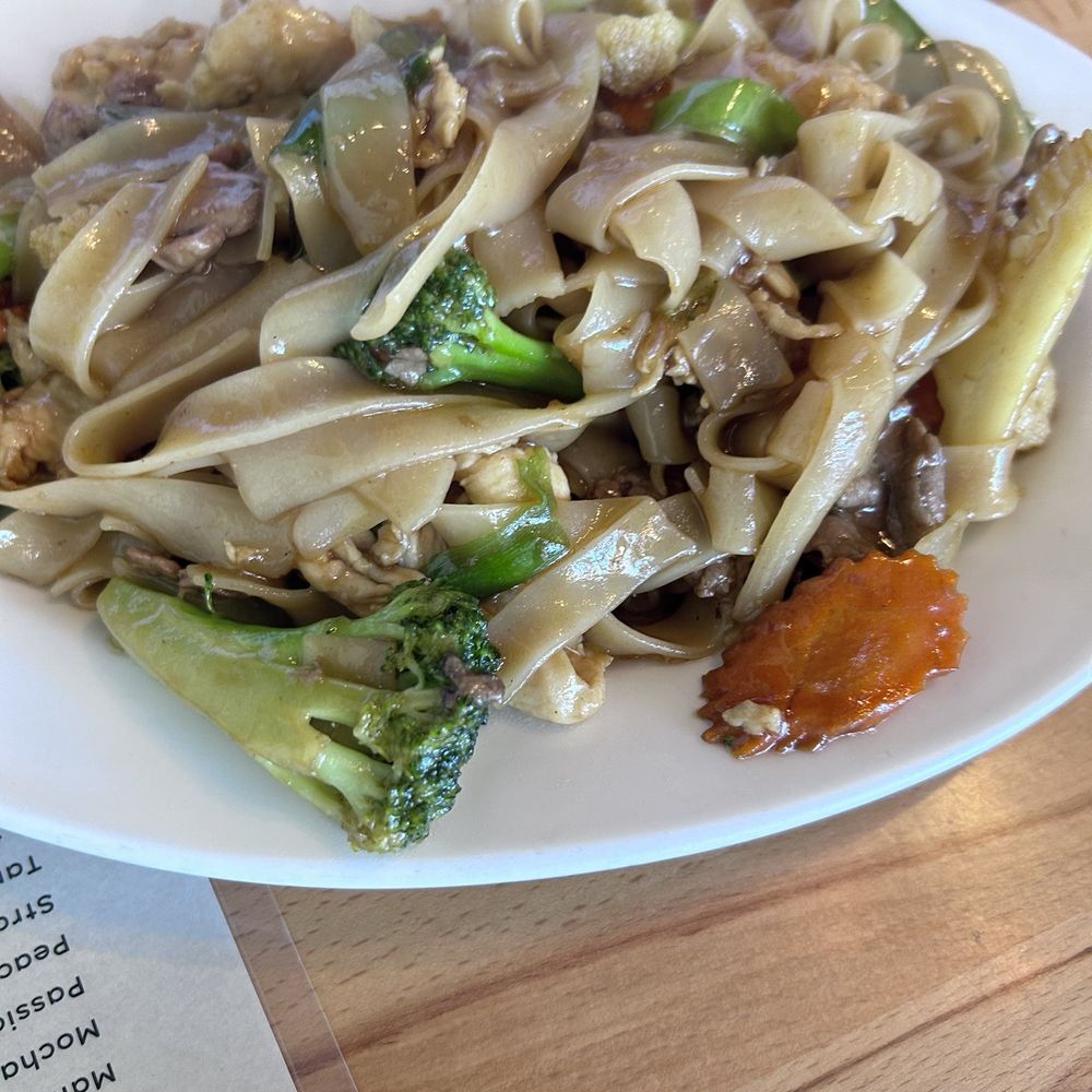 Annie's Cambodian - Fried noodles - Cambodian Near Me - Eureka, California Annie's Cambodian - Fried noodles - Cambodian Near Me - Eureka, California