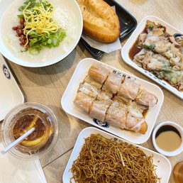 Shrimp Noodle Rolls