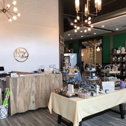 Reese & Riley's Olive Oil & Bistro Bar - Entry to fabulous shopping and dining