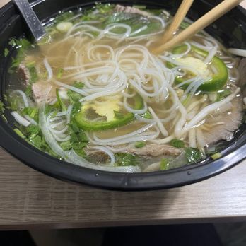 Pho 89 - Q13 Beef noodle soup with sliced beef brisket - Vietnamese Near Me - Yorkville, Illinois