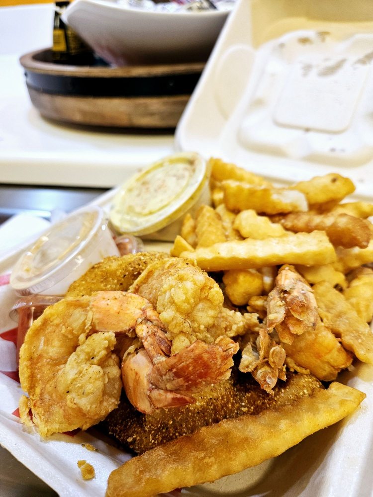 SMOKIN’ WINGS AND SOUTHERN THINGS 98 Photos & 73 Reviews 355 Mamiya