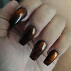Upscale Nails Bar - Metallic Halloween nails.
