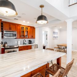The Newport Lofts - 410 Thames St.