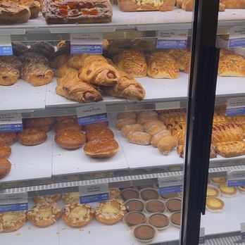Paris Baguette - Patisserie/Cake Shop Near Me - Carmel, Indiana Paris Baguette - Patisserie/Cake Shop Near Me - Carmel, Indiana