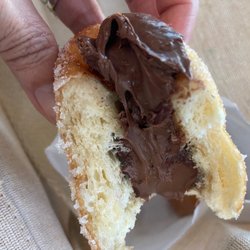 Bombom Bakehouse - Nutella donut