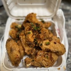 Golden Chopsticks - Salted pepper chicken wings