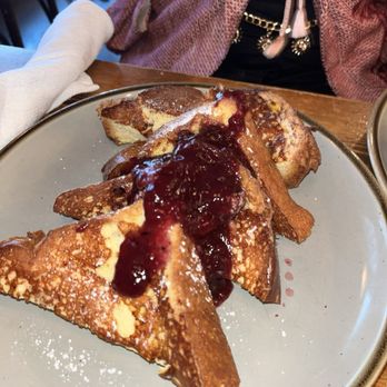 The Lowery Bar & Kitchen - French Toast - New American Near Me - Sunnyside, New York The Lowery Bar & Kitchen - French Toast - New American Near Me - Sunnyside, New York