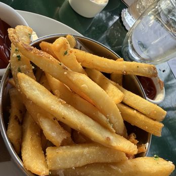 Merriman's Honolulu - Truffle fries - Hawaiian Near Me - Honolulu, Hawaii