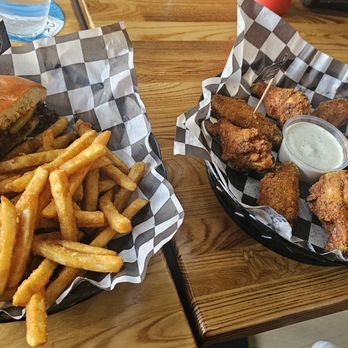 Happy Place Eatery - Cheese burger & Wings - Burgers Near Me - Ventura, California Happy Place Eatery - Cheese burger & Wings - Burgers Near Me - Ventura, California