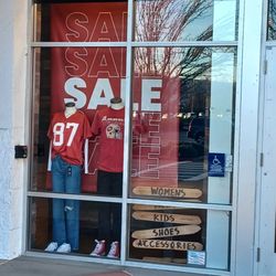 Tillys - Store window go 49ers