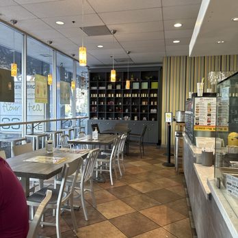 PokeMIX - Sit down area - Hawaiian Near Me - Pasadena, California