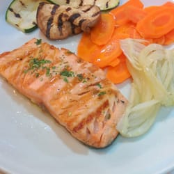 Bar Cairoli - Salmone con verdure 6.50€