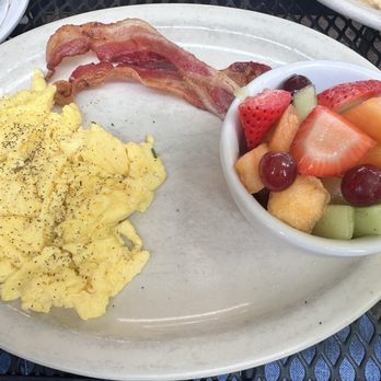 Ozona Grill and Bar - Breakfast & Brunch Near Me - Dallas, Texas