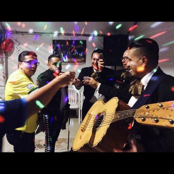 Mariachi Zapopan - Celebrating with our beautiful clients! Very appreciative of all of you. We did more the 500 gigs this year!! Incredible!! - Musicians Near Me Mariachi Zapopan - Celebrating with our beautiful clients! Very appreciative of all of you. We did more the 500 gigs this year!! Incredible!! - Musicians Near Me