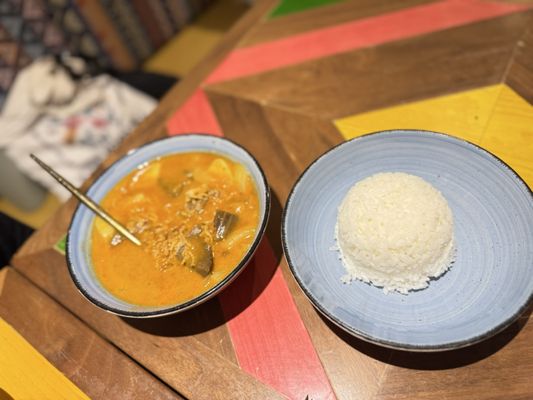 Pii Nong Thai Yonge - Eatery & Experience by null