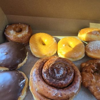 Foster's Donuts - All 9 for $23. - Bakeries Near Me - Thousand Oaks, California Foster's Donuts - All 9 for $23. - Bakeries Near Me - Thousand Oaks, California