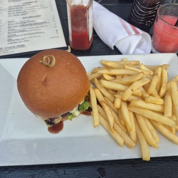 Barawine - Burger - Wine Bars Near Me - New York, New York