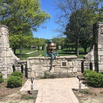 Mount Saint Mary Park - I found Humpty Dumpty...(Mr. Eggwards) - Botanical Gardens Near Me - St. Charles, Illinois