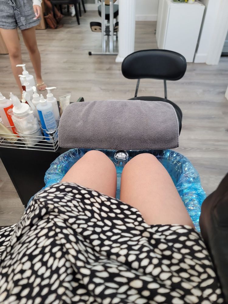 Grace Nails And Spa Logo