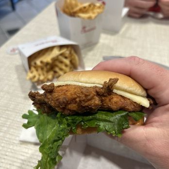 Chick-fil-A - Spicy chicken - Fast Food Near Me - Fairfield, Connecticut