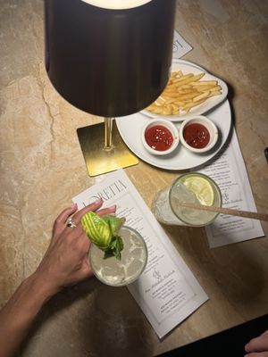Bar Loretta by null
