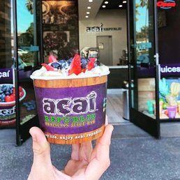 Exterior outside entrance of Acai Republic - Açaí Cáli! - Newport Beach, California Exterior outside entrance of Acai Republic - Açaí Cáli! - Newport Beach, California