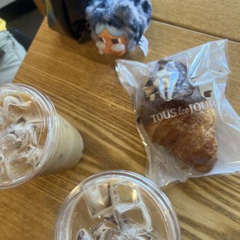 Tous Les Jours - Bakeries Near Me - Austin, Texas