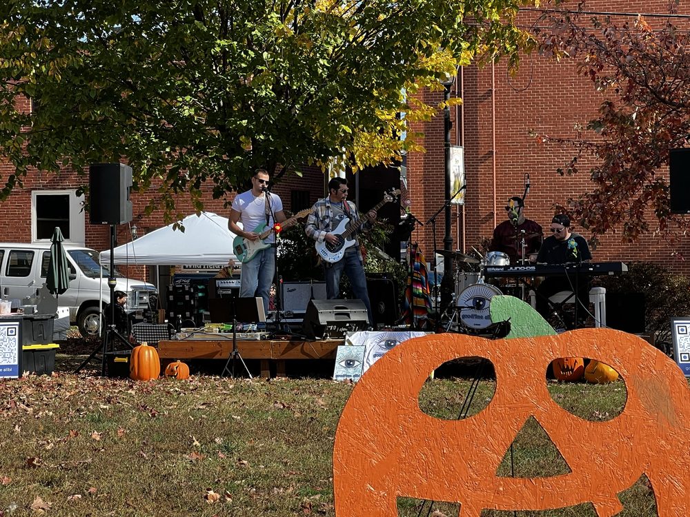 FREDERICKSBURG FARMERS MARKET Updated July 2024 37 Photos 900