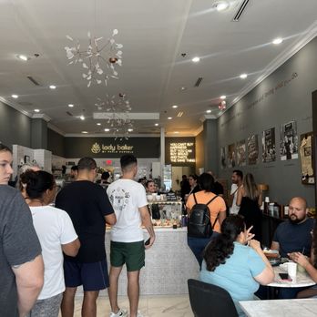 Lady Baker - Dining room - Bakeries Near Me - Pembroke Pines, Florida