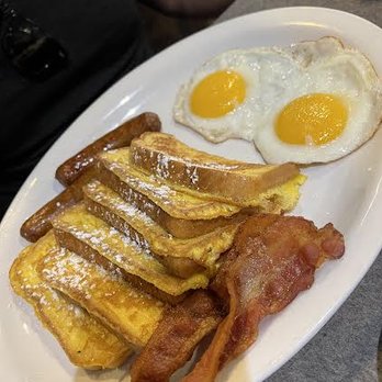 The Basic - French Toast was flat and tasteless. - Breakfast & Brunch Near Me - Vancouver, British Columbia