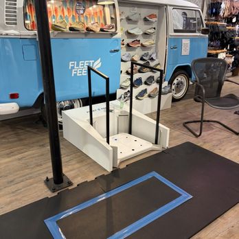 Fleet Feet - Sizing and foot testing machine - Shoe Stores Near Me - Sacramento, California Fleet Feet - Sizing and foot testing machine - Shoe Stores Near Me - Sacramento, California