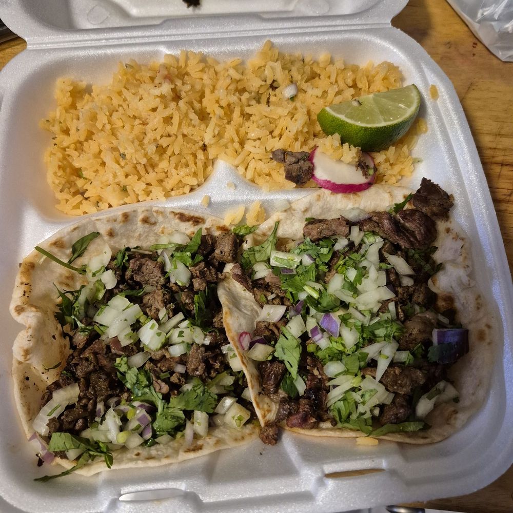 Taqueria Michoacán - Steak taco dinner with double rice no beans. - Mexican Near Me - Chicago, Illinois Taqueria Michoacán - Steak taco dinner with double rice no beans. - Mexican Near Me - Chicago, Illinois