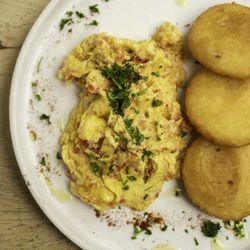 Reunion Ktchn Bar - SCRAMBLED EGGS, "PERICO"