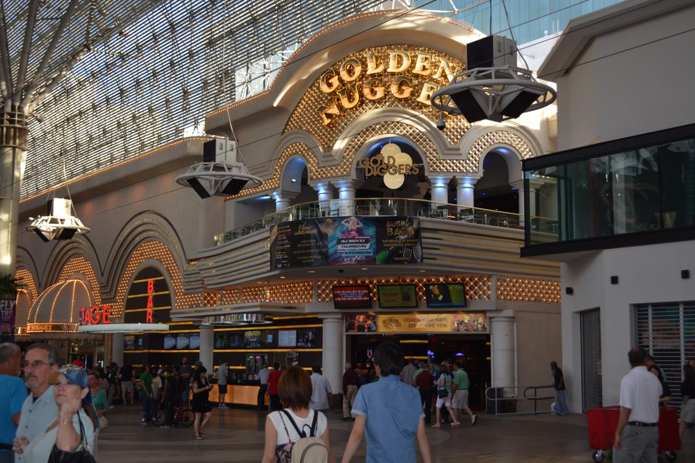 Fremont Street Experience 5502 Photos & 1719 Reviews Bars 425